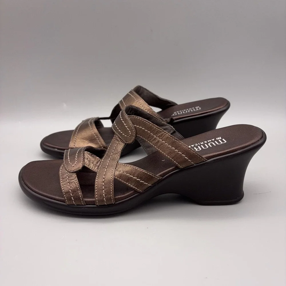 Munro American Sandals Womens Size 8.5 Walking Wedge Brown Leather Comfort Shoes